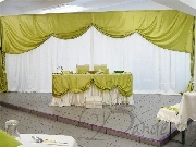 Decor spate miri cu plasa de lumini