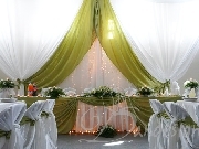 Decor special pentru masa mirilor