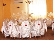 Aranjament sala cu flori la scaun