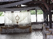 Masa mirilor in cadru rustic